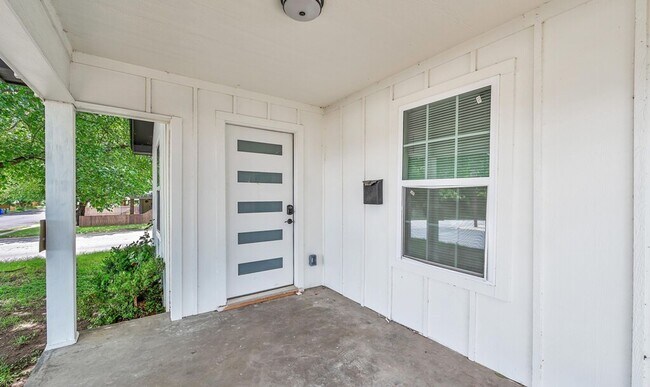 Building Photo - Newly renovated 3-bedroom, 2-bath in Waco - Available NOW!