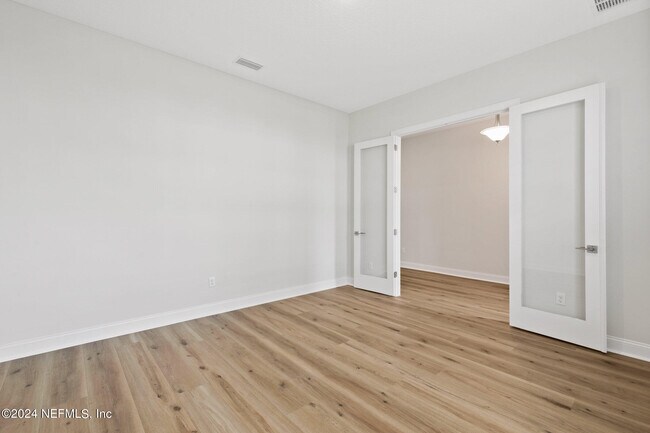 Building Photo - 120 Elm Br Rd