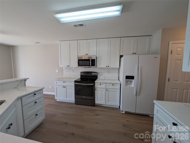 Building Photo - 11307 Breezehill Ln