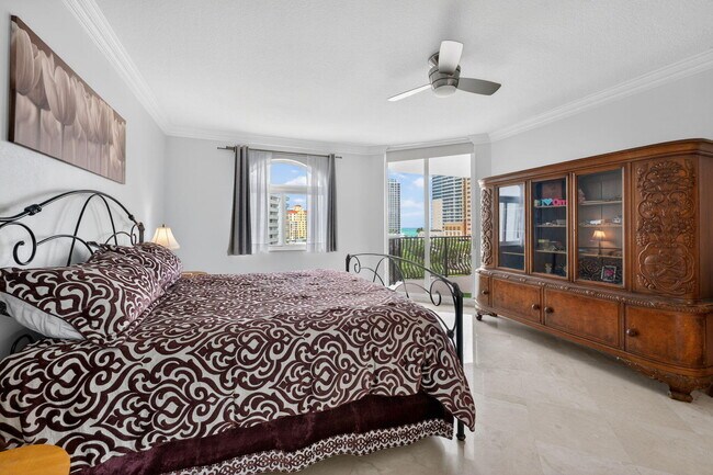 Building Photo - 100 S Birch Rd