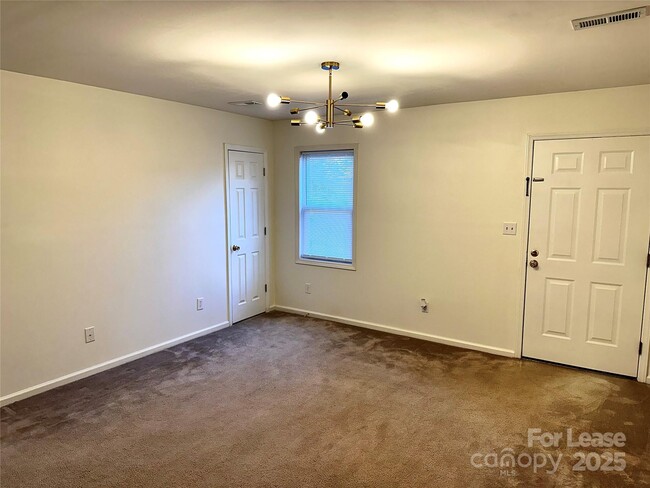 Building Photo - 5589 Wrenn Dr