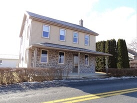 Building Photo - 454 Race Rd