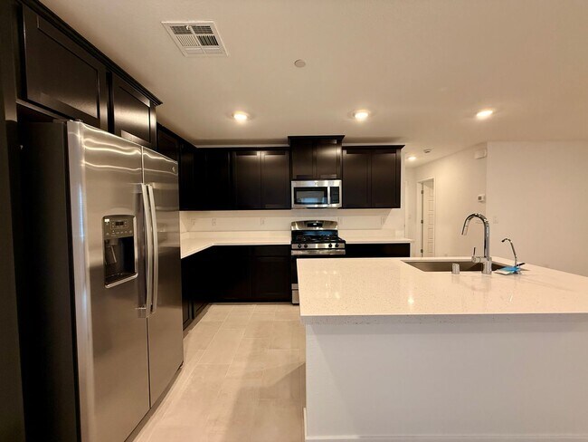 Building Photo - BRAND NEW 3 BED 2.5 BATH 2 BALCONY 2 CAR GARAGE TOWNHOUSE IN HENDERSON FOR RENT!!