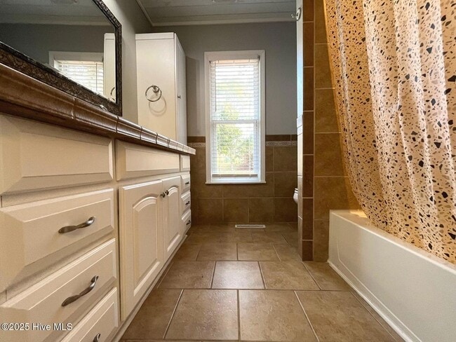 Building Photo - 105 Scuppernong Ct