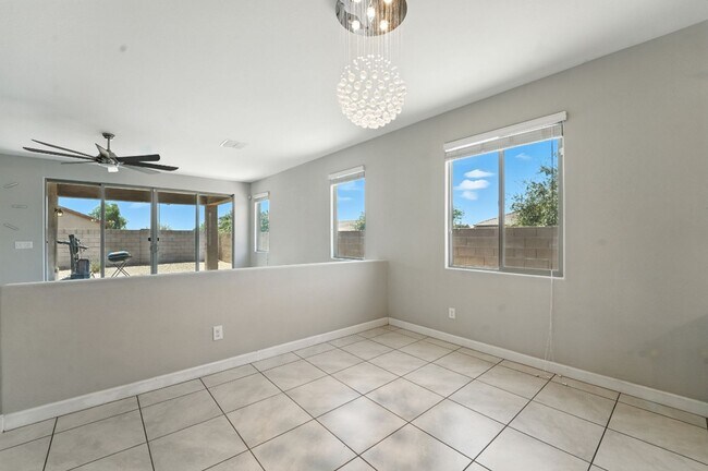 Building Photo - Welcome to this stunning 3-bedroom, 2-bath...
