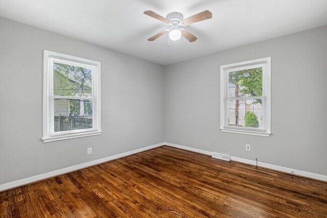 Building Photo - Updated Home with Hardwood Floors, LR & De...