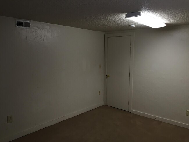 Building Photo - 16311 W 14th Ave