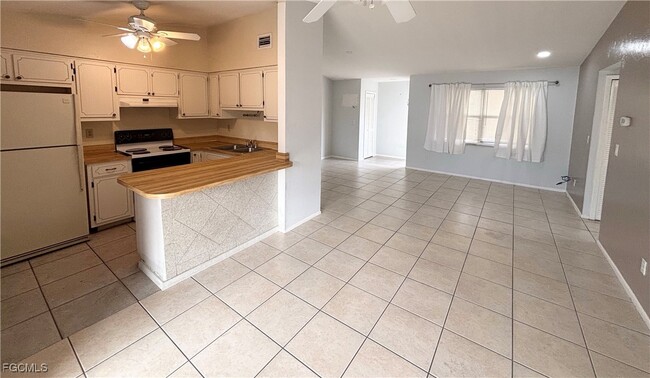 Building Photo - 3306 SW 7th Pl