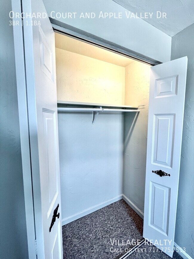 Building Photo - 302 Orchard Ct