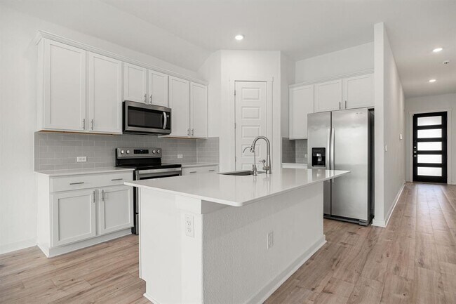 Building Photo - 904 Balsora Cv