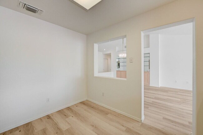Building Photo - 2613 Breakers Creek Dr