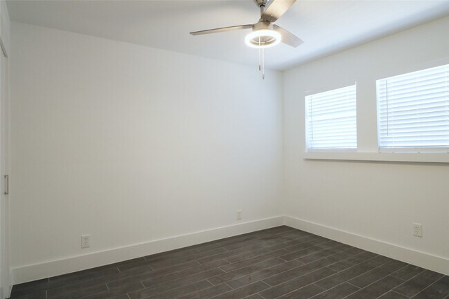 Building Photo - 614 Kipling St