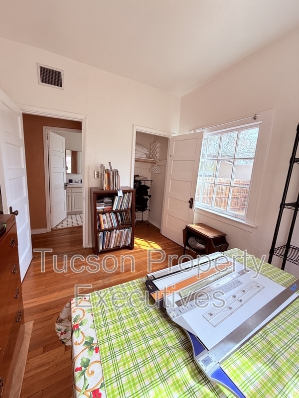 Building Photo - 1220 N Olsen Ave