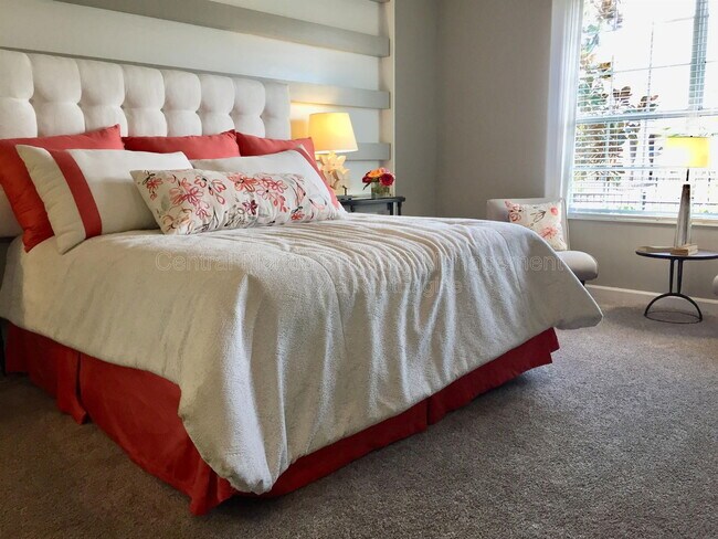 Building Photo - 12076 Theme Alley