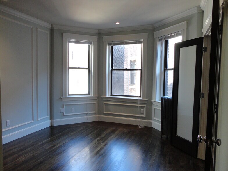 Building Photo - 111 Jersey St