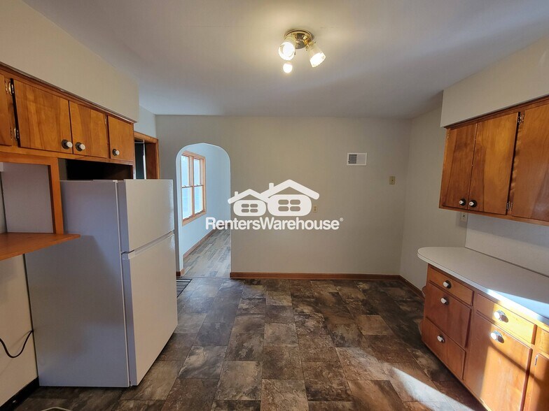 Building Photo - 401 2nd Ave SW