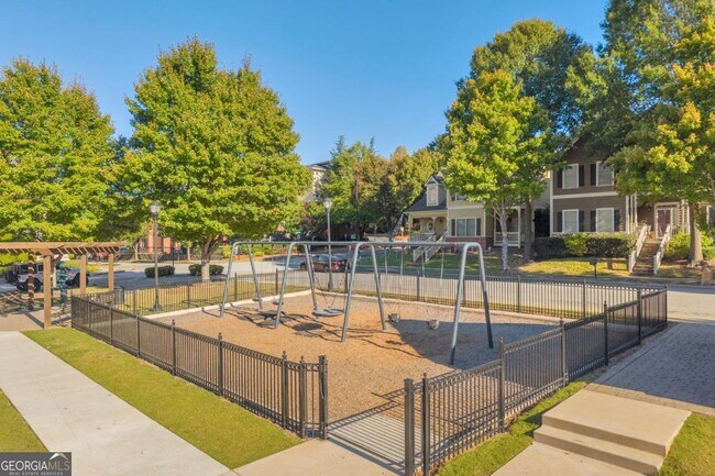 Building Photo - 1954 Sanford Dr