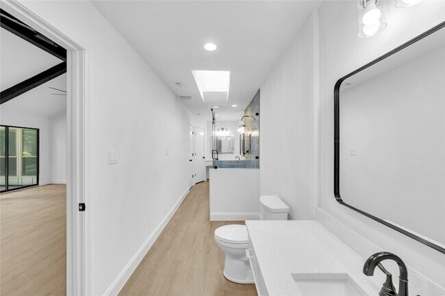 Building Photo - 13826 Wooded Creek Ct