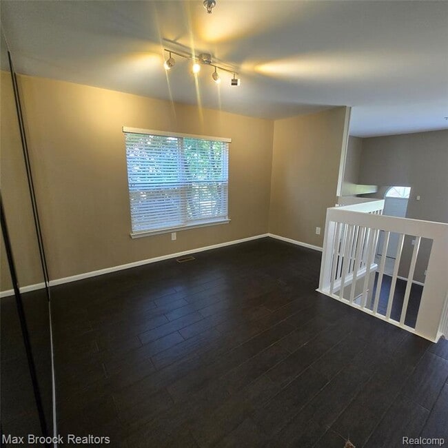 Building Photo - 1643 Campau Farms Cir