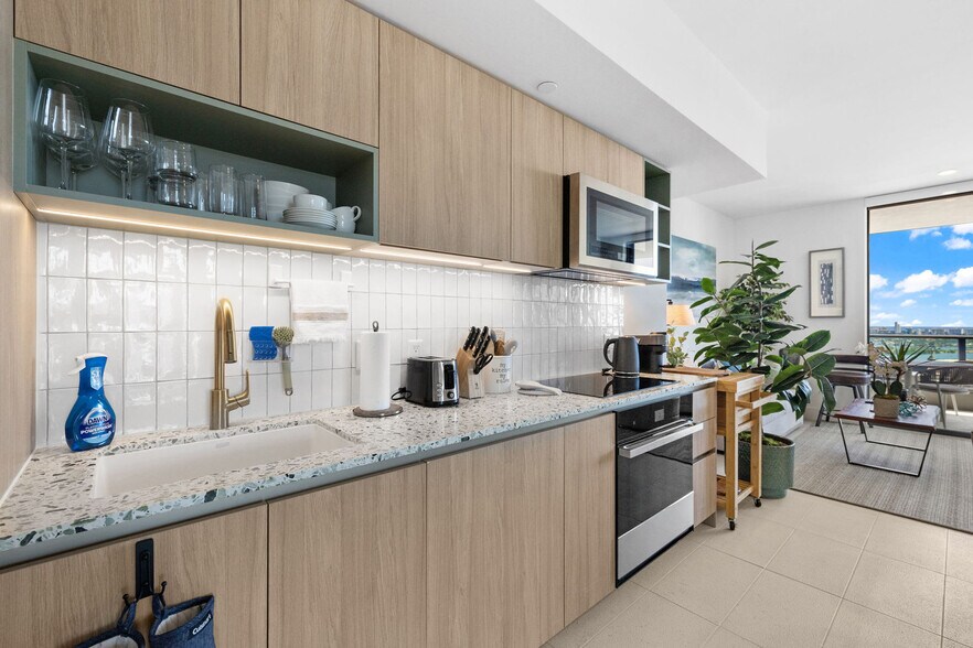 Building Photo - 159 NE 6th St