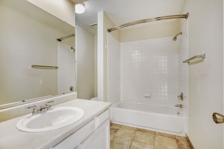 Building Photo - 8466 Everett Way