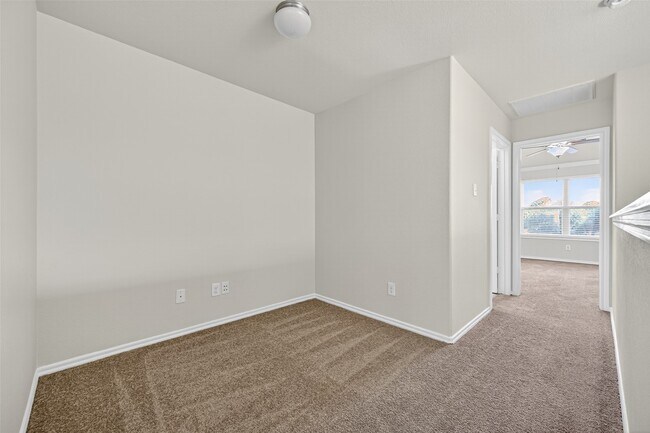 Building Photo - 6438 Haywards Crossing S Cir