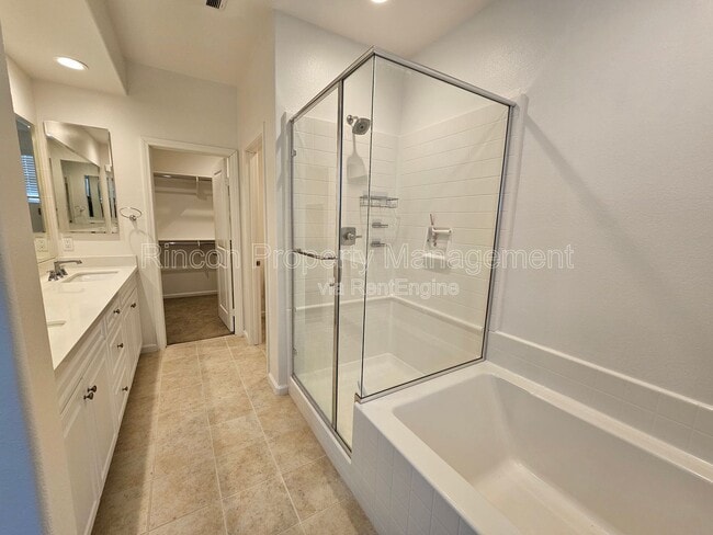 Building Photo - 3647 W Hemlock St