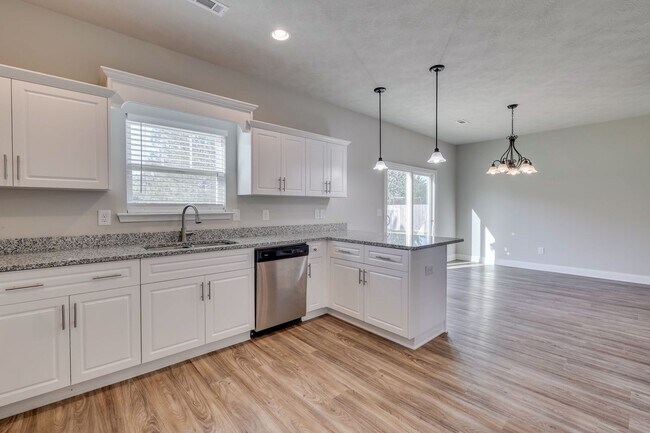 Building Photo - 340 Fox Haven Dr