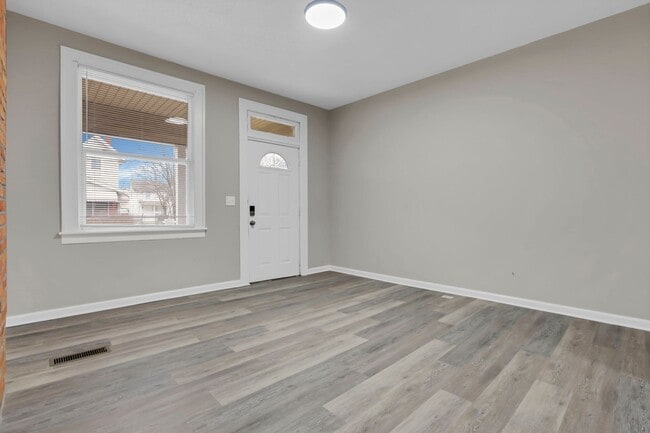 Building Photo - 293-295 Woodrow Ave