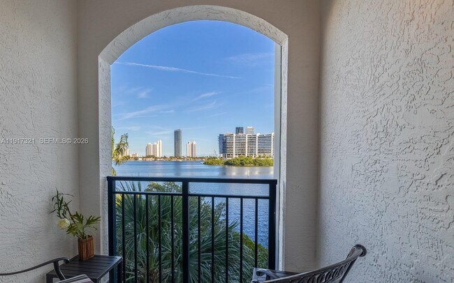 Building Photo - 3255 NE 184th St