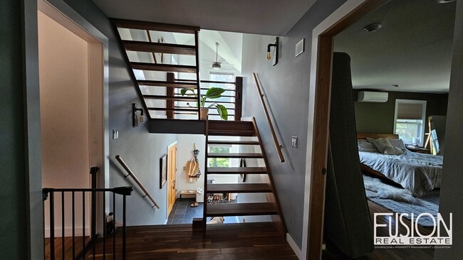 Building Photo - Contemporary 3 bed/2.5 bath on 10 Private Acres with Deeded Lake Access down the Road!