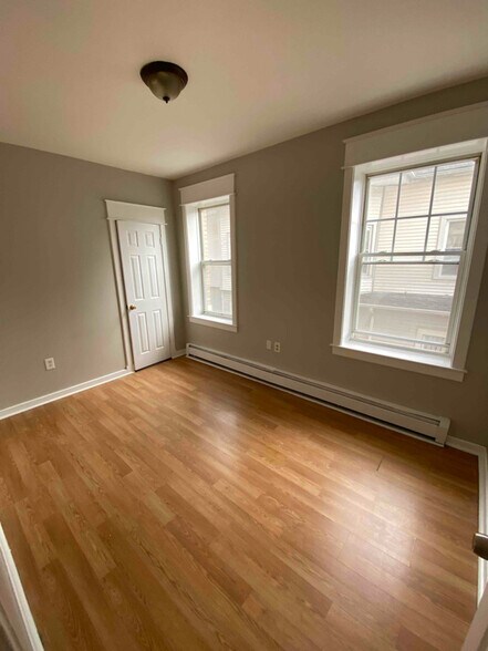 Building Photo - 114 Ashley St