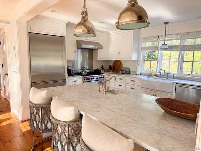 Building Photo - 112 Central Ave