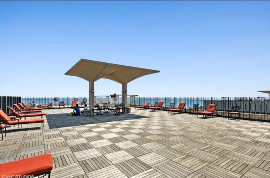 Building Photo - 3550 N Lake Shore Dr