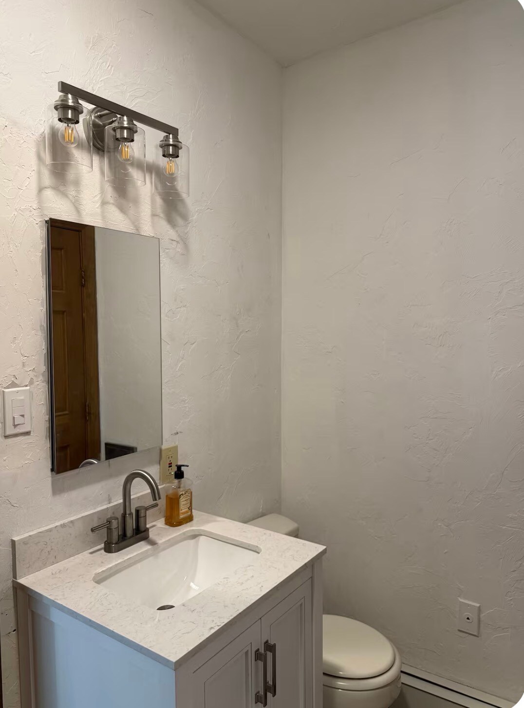 Building Photo - 41 Hollywood St.