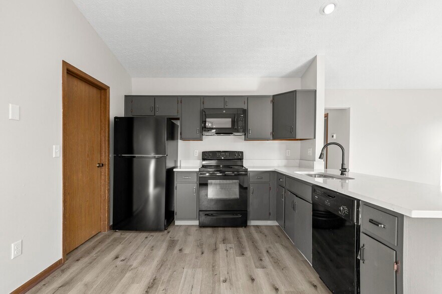 Building Photo - 1800 Weather Stone Ln