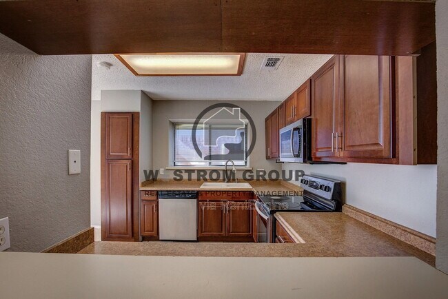 Building Photo - 420 Revolution Ln