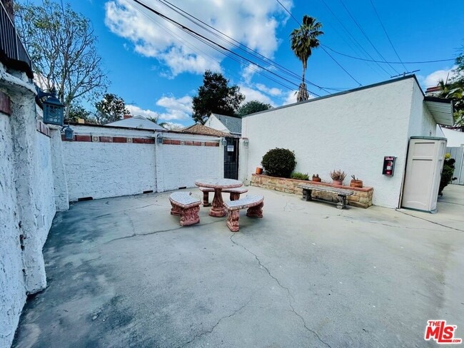 Building Photo - 4441 Tujunga Ave