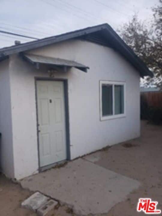 Building Photo - 15365 Westside Rd