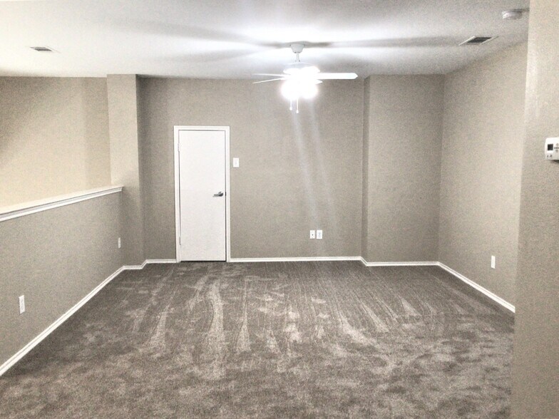 Building Photo - 9701 Brenden Dr
