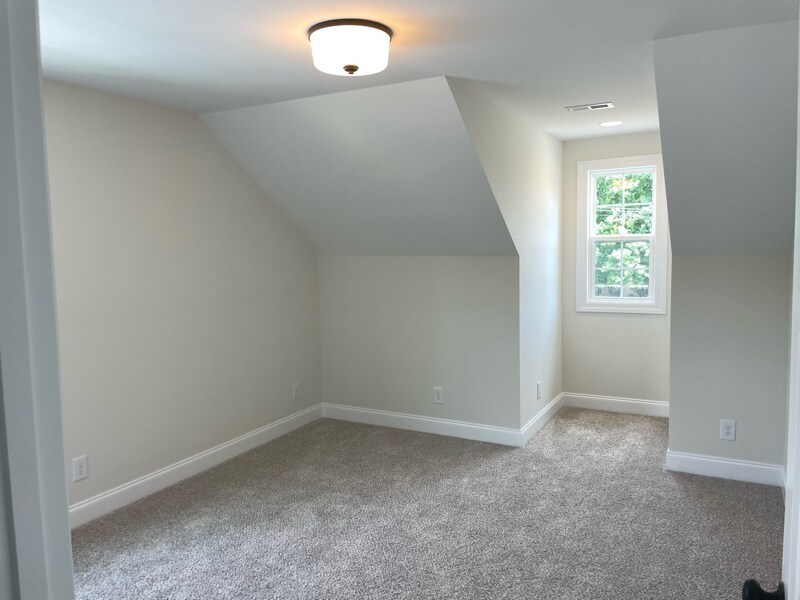 Building Photo - 696 Castle Heights Ave