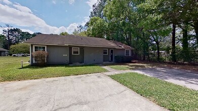Building Photo - Comanche Street Duplexes