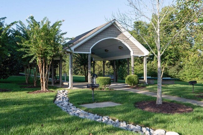 Building Photo - 8231 Lenox Creekside Dr