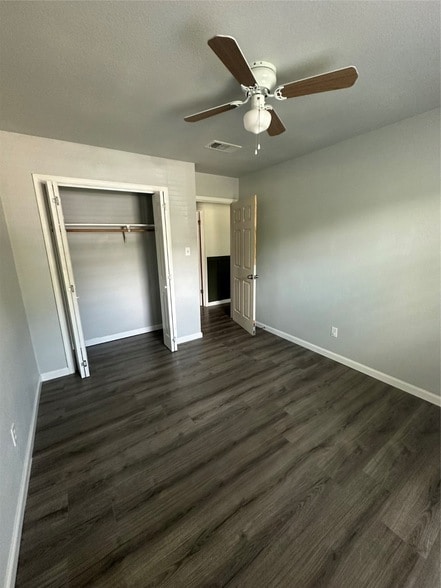 Building Photo - 6524 Blue Grass Dr