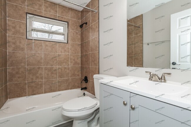 Building Photo - 5563 Little Flower Ave