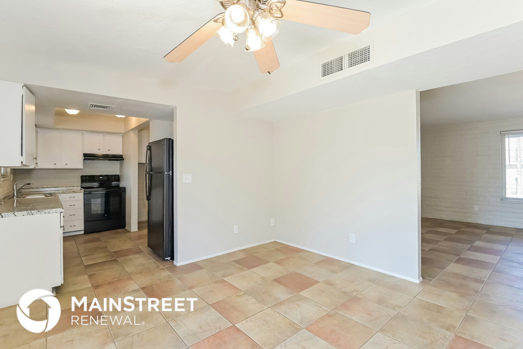 Building Photo - 7520 E Stella Rd