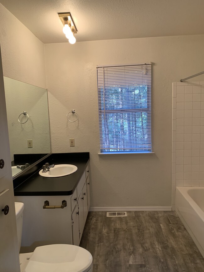 Building Photo - 14424 Wycliff Way