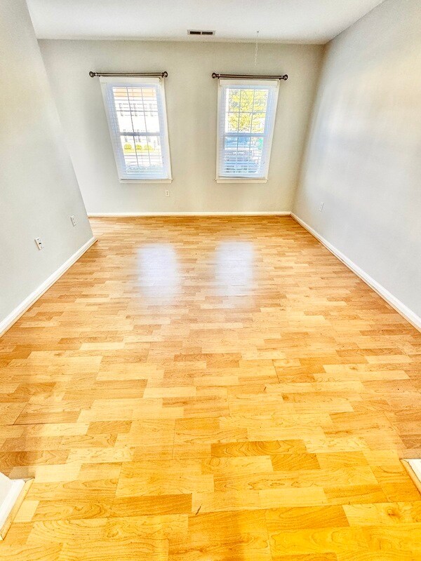 Building Photo - 1508 Honor Dr