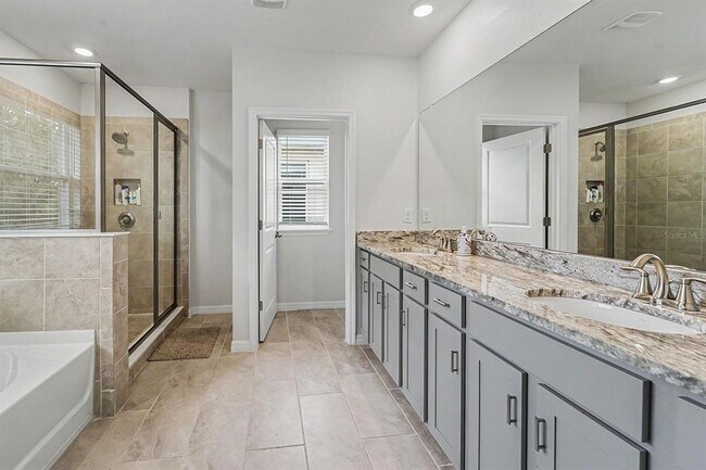 Building Photo - 3221 Living Coral Dr