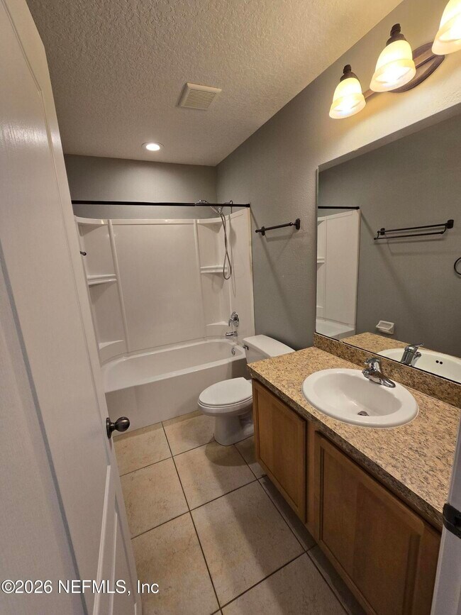 Building Photo - 180 Thornloe Dr